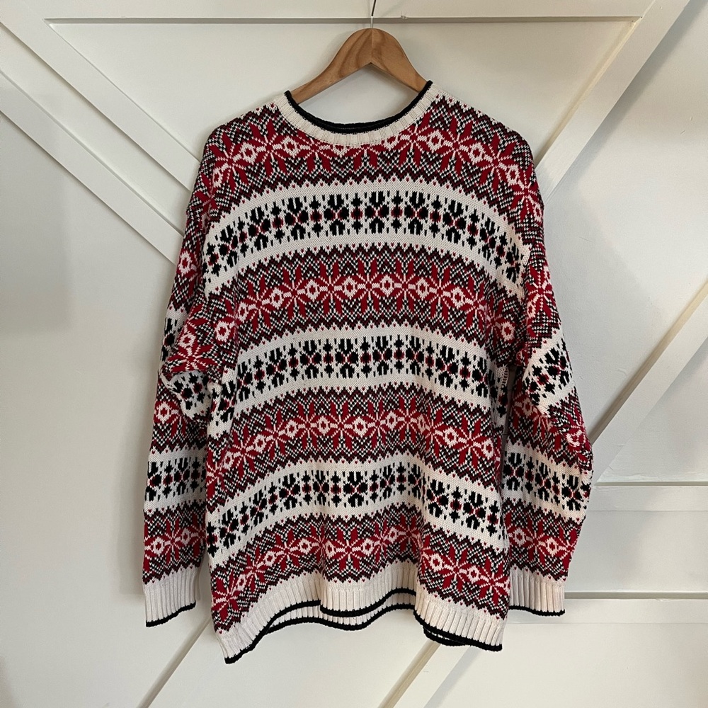 Liz Claiborne Red and Black Patterned Sweater